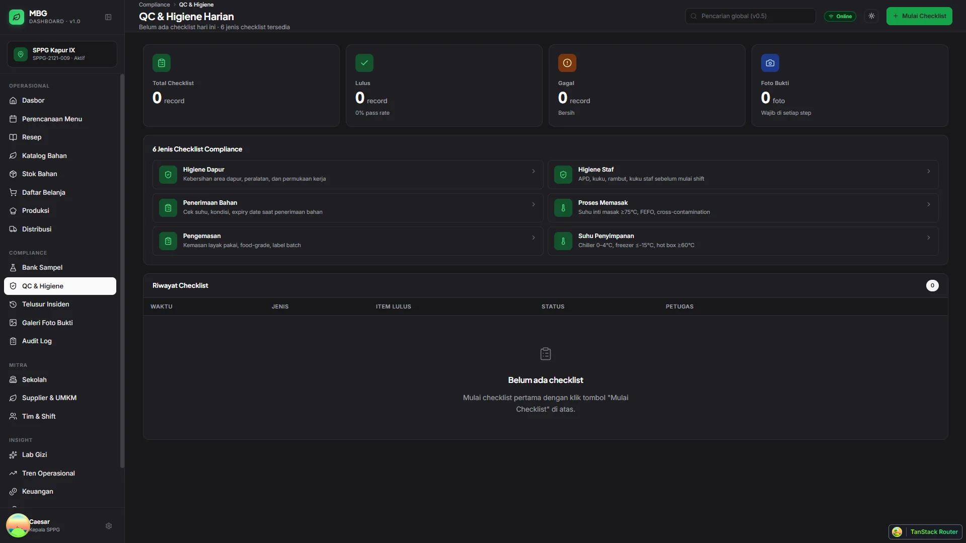 MBG Dashboard Traceability view — incident picker with backward chain from incident to distribution to batch to recipe to ingredient lots, plus forward chain to photos and audit logs, with Recall and Eskalasi BGN quick actions
